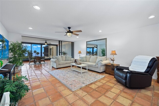 Building Photo - 3280 S Shore Dr