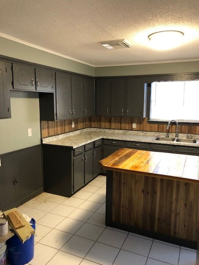 Building Photo - 3540 LA-160