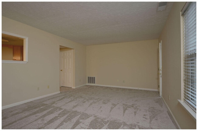 Building Photo - 79 Forest Hill Dr