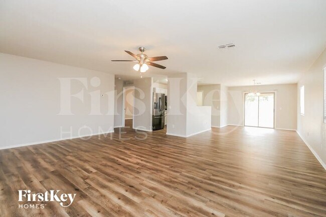 Building Photo - 1633 E Dust Devil Dr