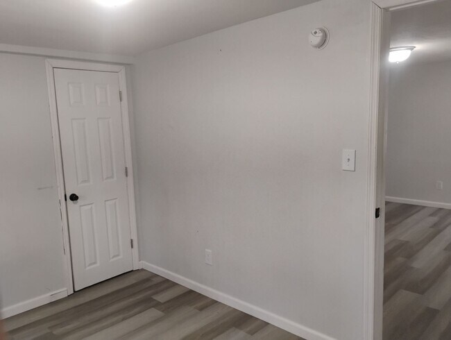 Foto del edificio - 1118 Parker Ave