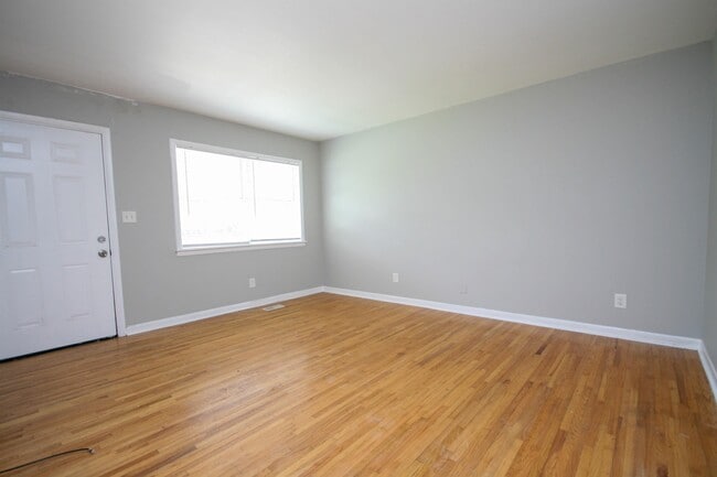 Building Photo - 3423 Rosedale Dr NW