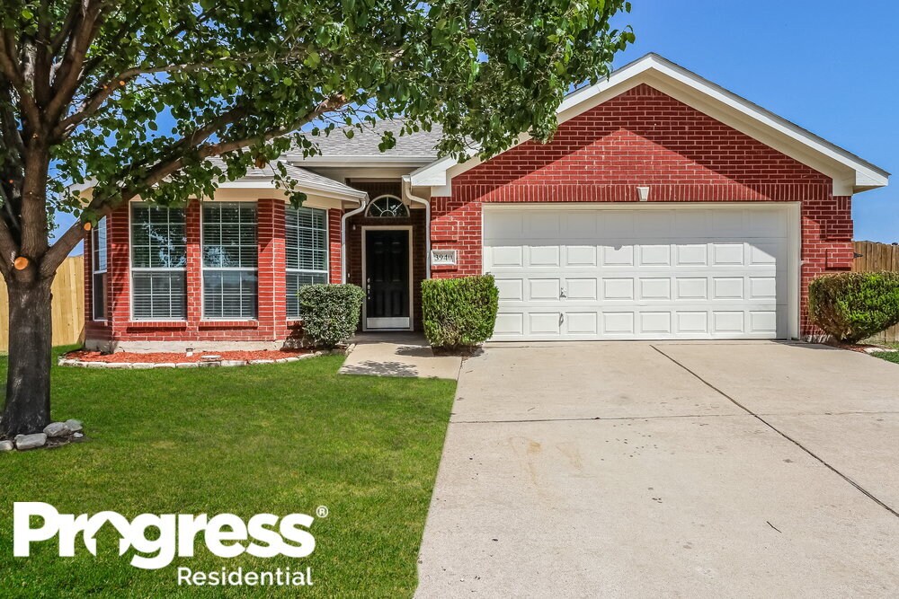 Primary Photo - 3940 Silver Springs Dr