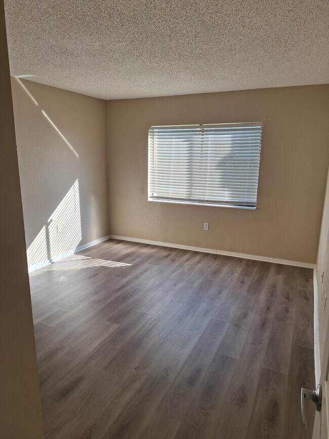 Foto del edificio - 5310 26th St W