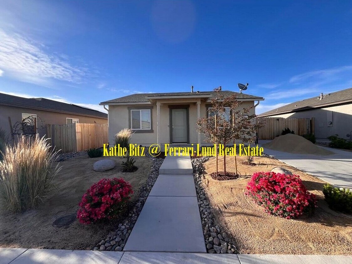 Primary Photo - CUTE newer Lemmon Valley home! LOOK! 2 bed...