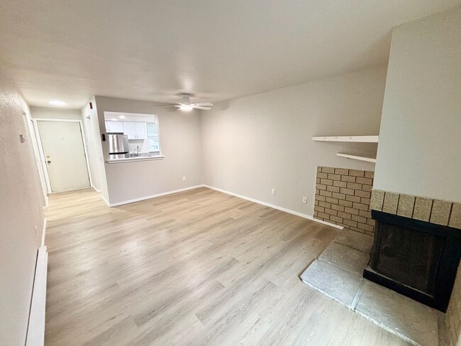 Foto del edificio - Newly remodeled 1 bed 1 bath at Habitat co...