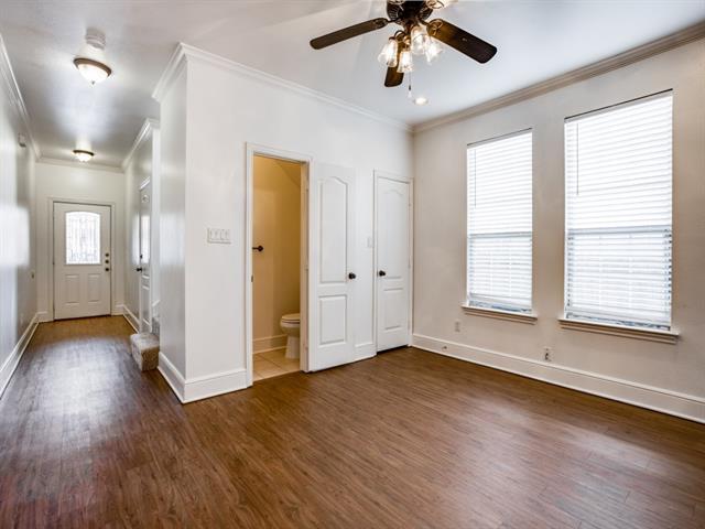 Building Photo - 480 S Pecan St