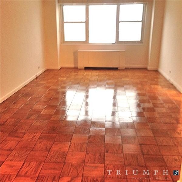 Foto del edificio - 360 W 22nd St