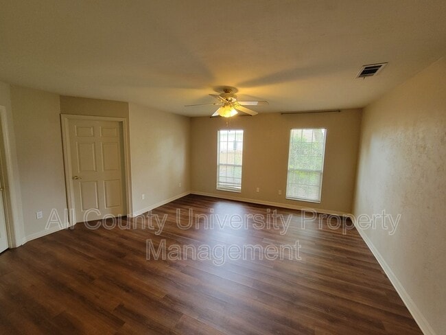 Building Photo - 11138 NW 36th Ln