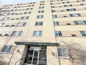 Building Photo - 1400 Chicago Ave