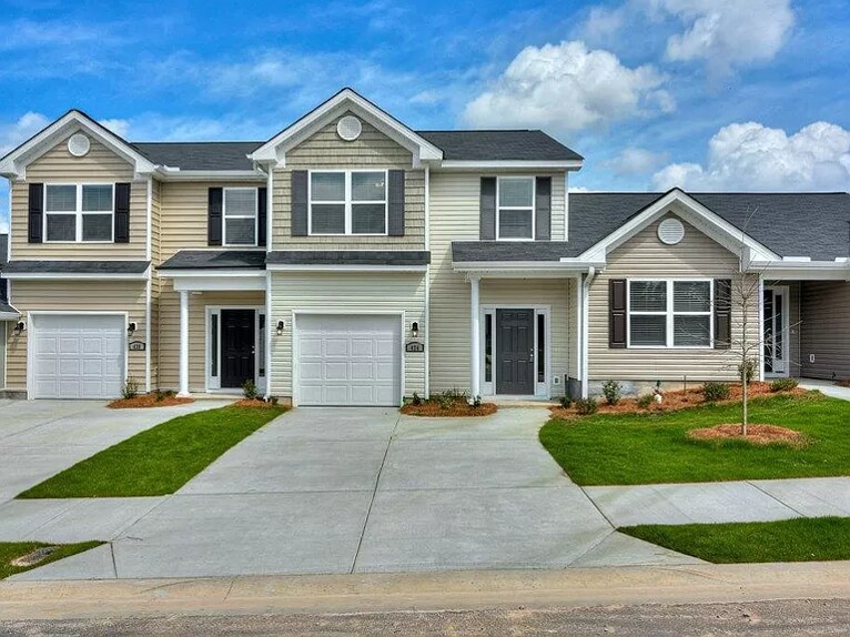 Foto principal - 483 Amesbury Dr