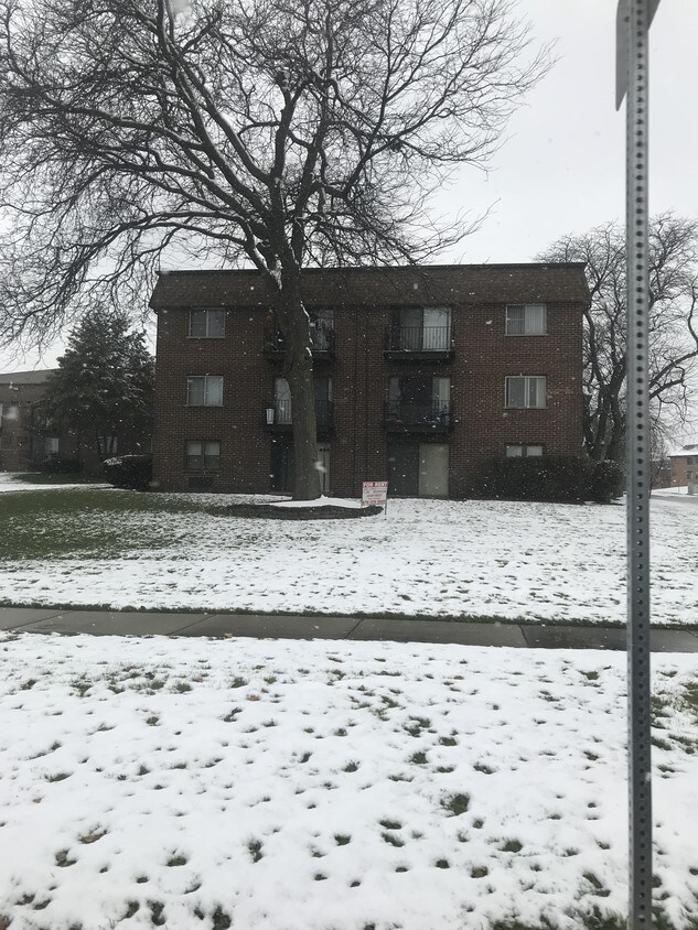 Primary Photo - 400 N Mill Rd