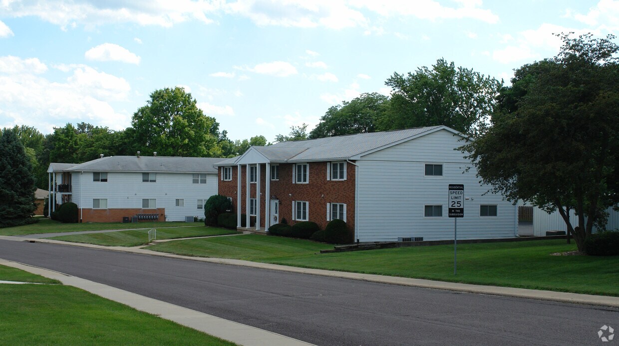 30133021 N Woodbine Ter, Peoria, IL 61604 Apartments in Peoria, IL