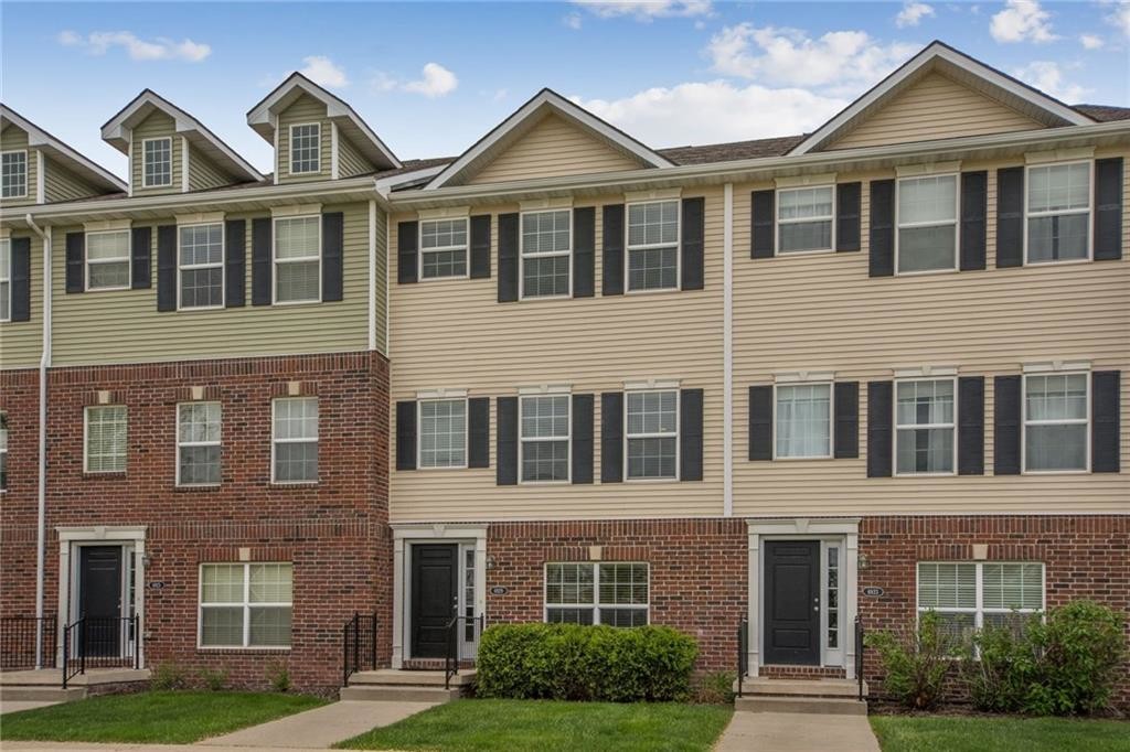 Foto principal - 6929 Jack London Dr