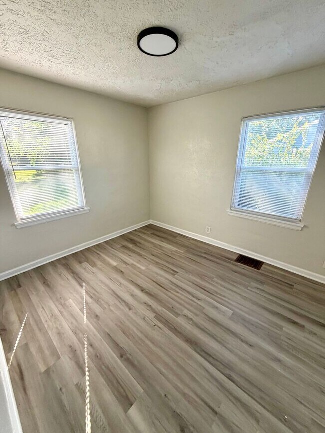 Foto del edificio - 56644 Crescent Dr