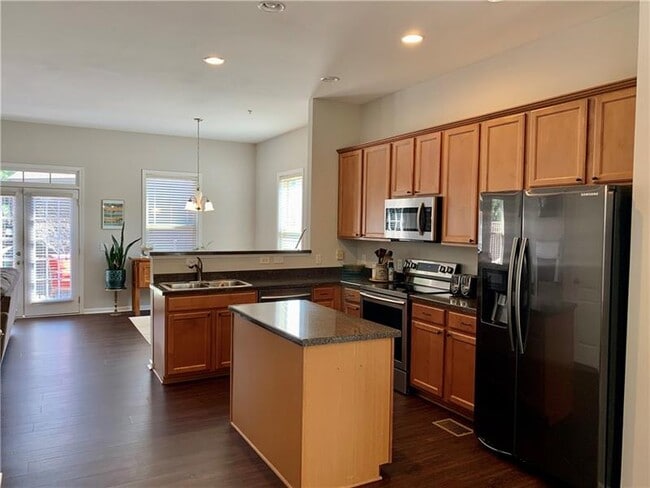 Building Photo - 1563 River Park Blvd