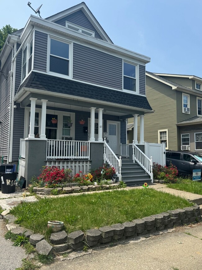 Building Photo - Stunning Renovated 6-Bedroom Home Near Dow...
