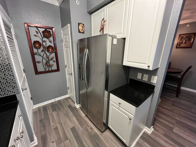 Photo - A. Roberts Condo