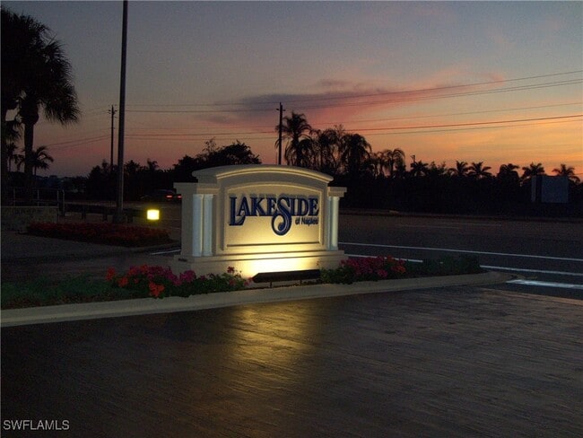 Building Photo - 2663 Aft Ave