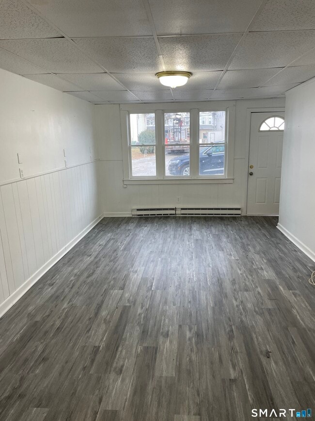 Building Photo - 166 Main St