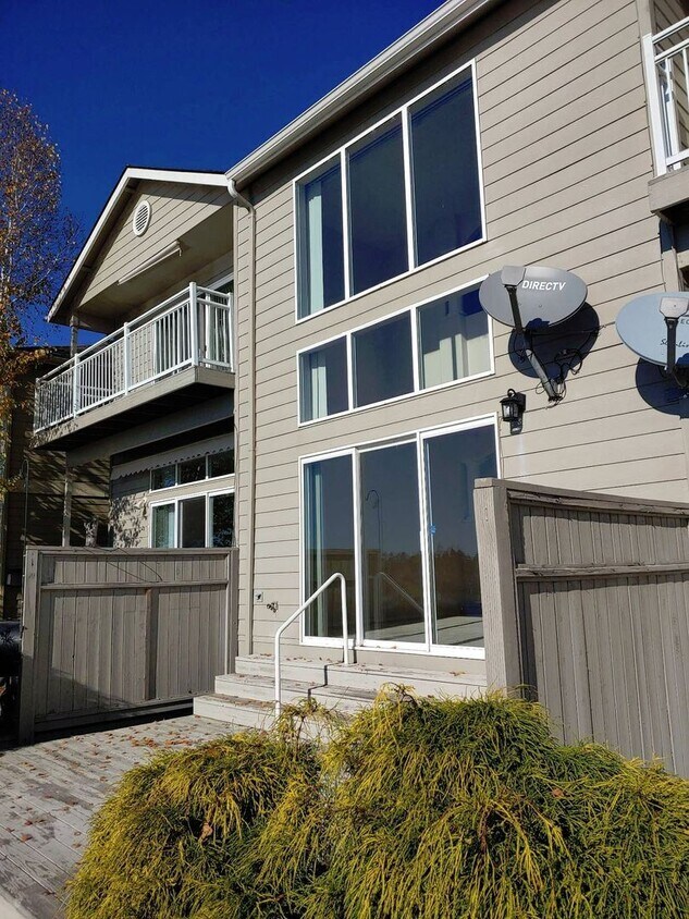 Foto del edificio - 366 Crystal Springs Ln N