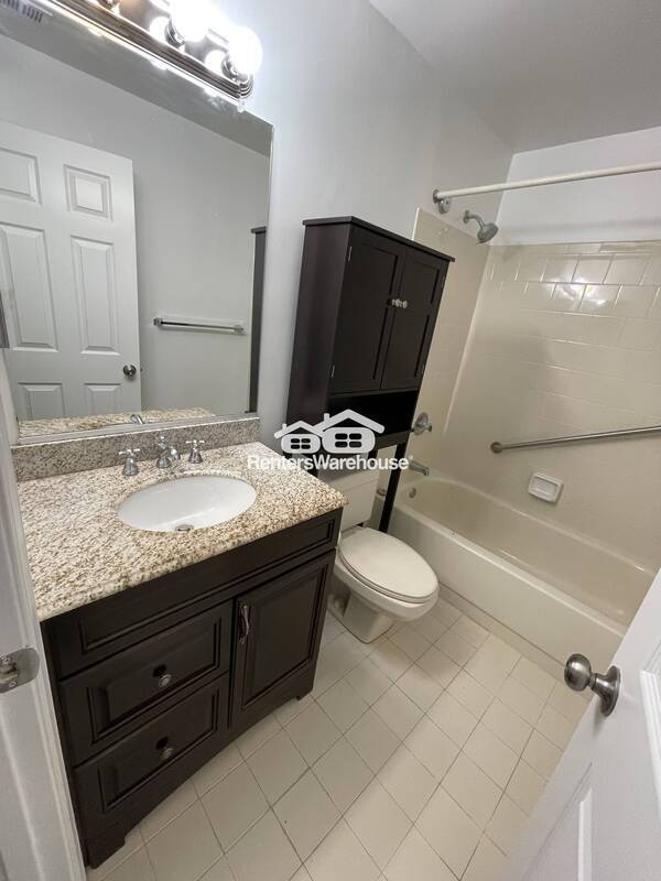 Foto del edificio - 3512 Thomas Pointe Ct