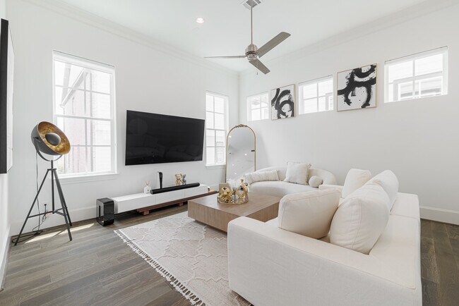 Building Photo - 10760 Craighead Dr