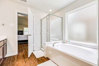 Building Photo - 7223 Foxwood Mist Trl