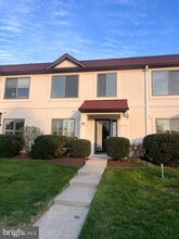 Building Photo - 29 Queen Mary Ct