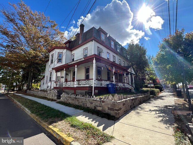 Building Photo - 38 Hanover St