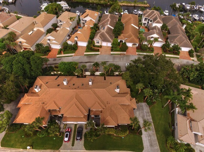 Building Photo - 441 Coral Cove Dr
