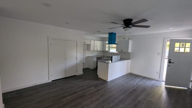 Foto del edificio - ?Your Houston Gem: 3 Beds, 2.5 Baths, Carp...