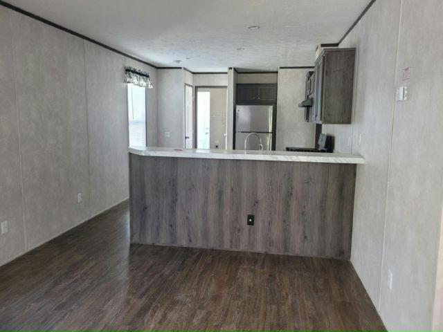 Building Photo - 215 Cardinal Ln