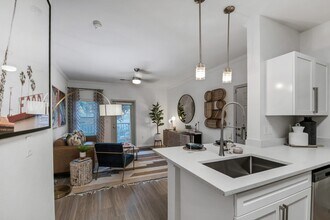 Aventura Clear Creek photo'