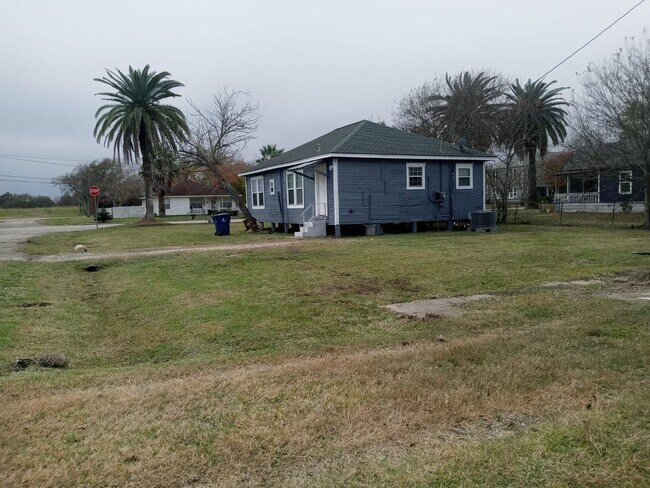 Foto del edificio - Gorgeous all renovated Home in Freeport, TX!
