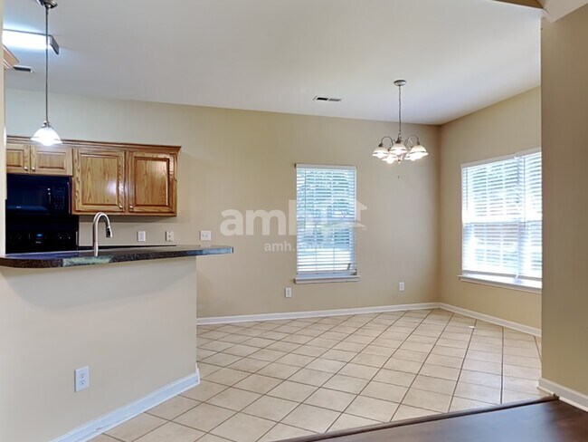 Foto del edificio - 7745 Fayetteville Rd