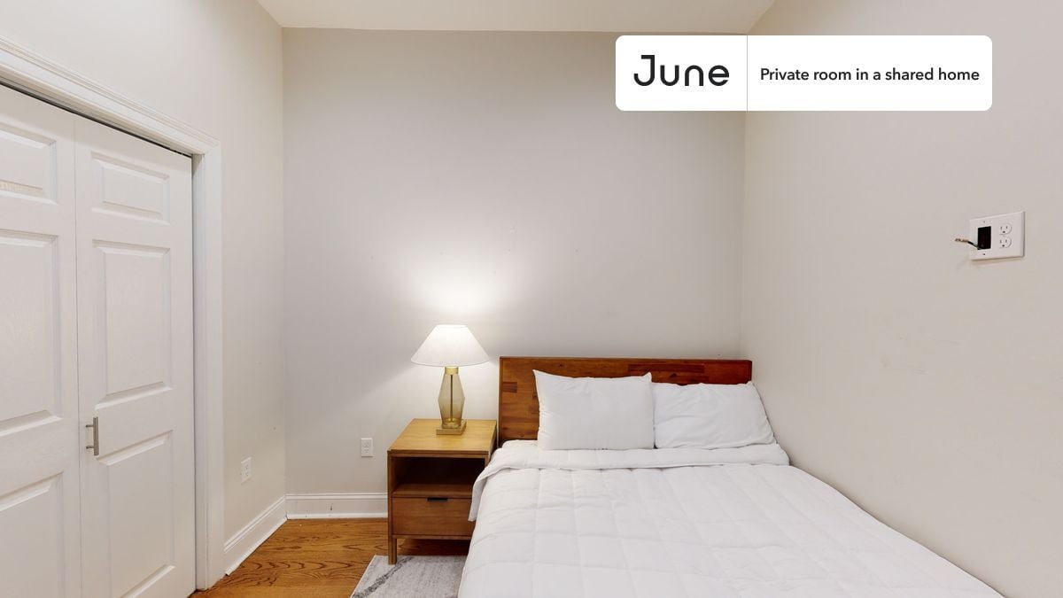 Private bedroom in 3 bed/1.5 bath Home - Private bedroom in 3 bed/1.5 bath Home