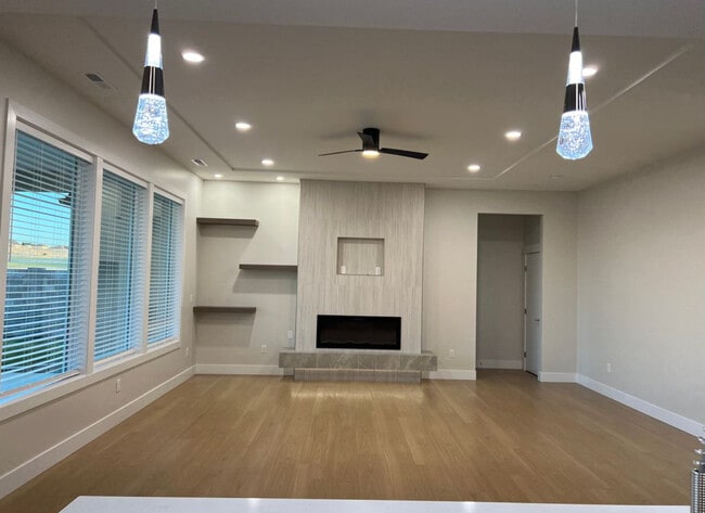 Building Photo - 2932 Tarragon Ave