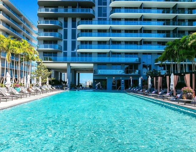 Foto del edificio - 101 NW 34th St