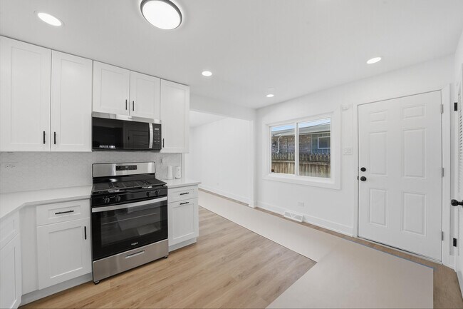 Foto del edificio - 5220 State Rd