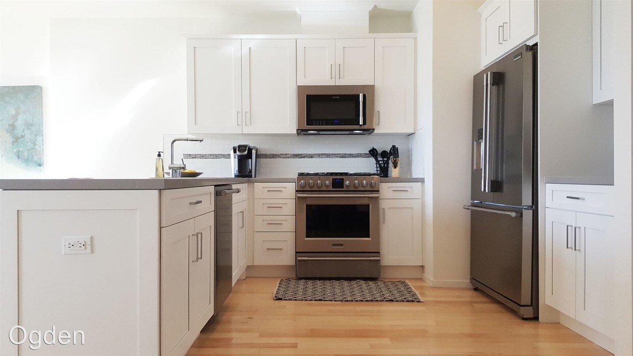 Foto principal - 738 S Ogden Dr