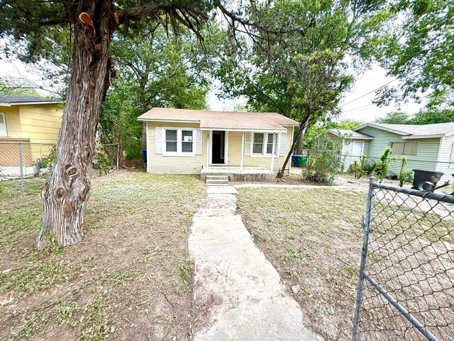 Building Photo - 515 Lincolnshire Dr
