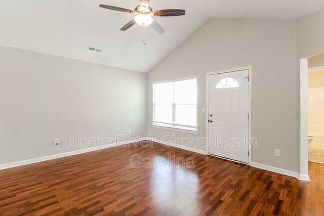 Building Photo - 121 Dobson St