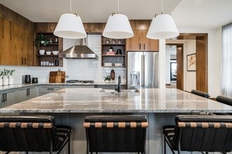 Building Photo - The Colony