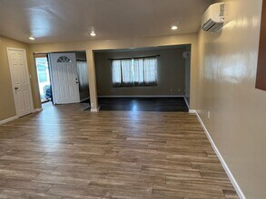 Building Photo - 1137 Naranca Ave