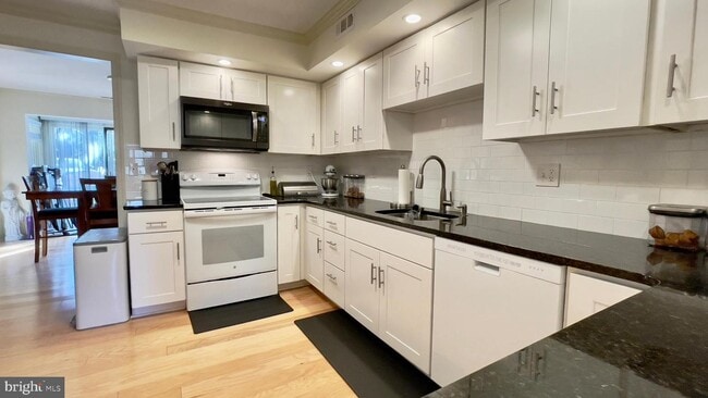 Building Photo - 31 Sugar Knoll Dr