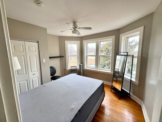 Foto del edificio - 2419 N Oak Park Ave