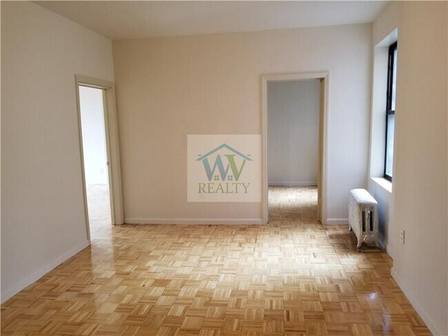 Foto del edificio - 2346 Ryer Ave