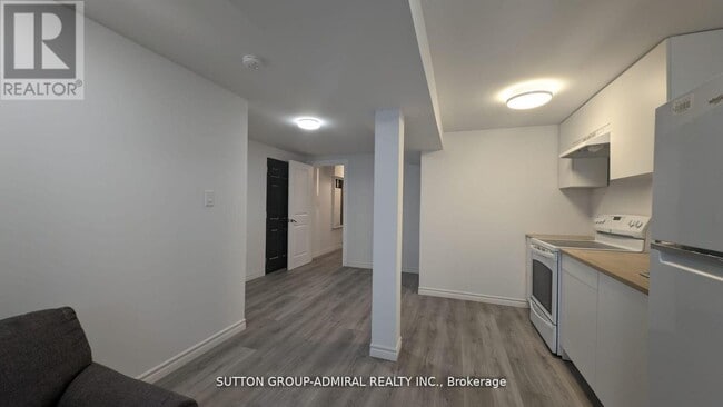 Building Photo - 113 Hurst Dr