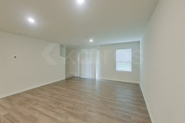 Building Photo - 332 Ironwood Ct